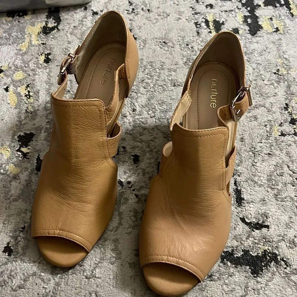 Nurture Pamina size 11 leather tan heels